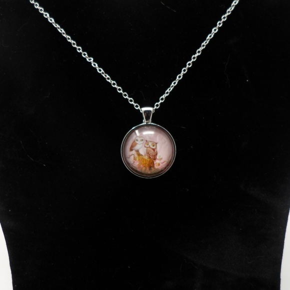 Adorable Owl Love Pendant Silver Tone Chain - Picture 3 of 8